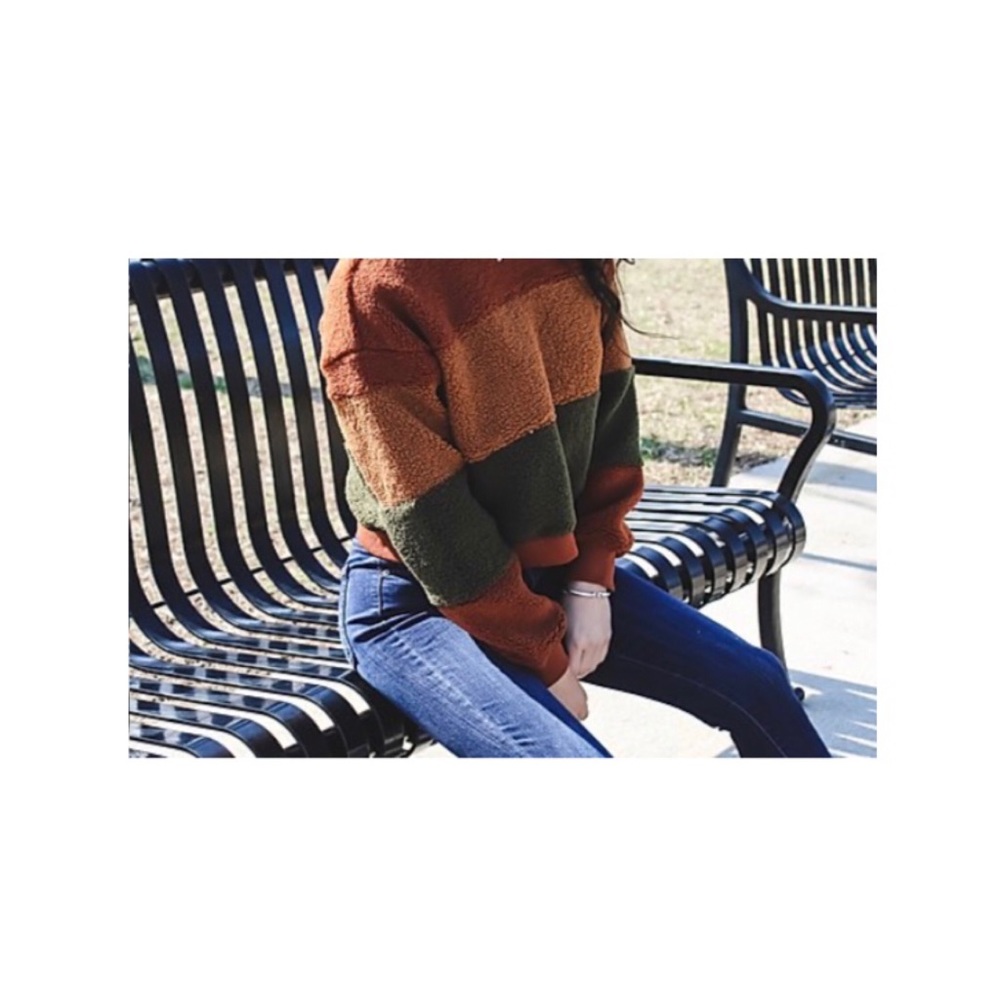 Colorblock Pullover - Picture 3 of 3